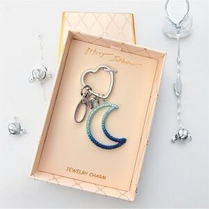 Betsy Johnson Blue Crystal Crescent Moon Charm Keychain
NEW IN BOX